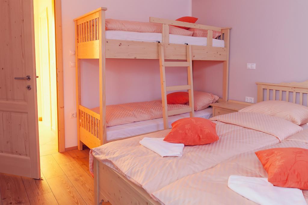 Guesthouse Macesen Spodnja Sorica ห้อง รูปภาพ
