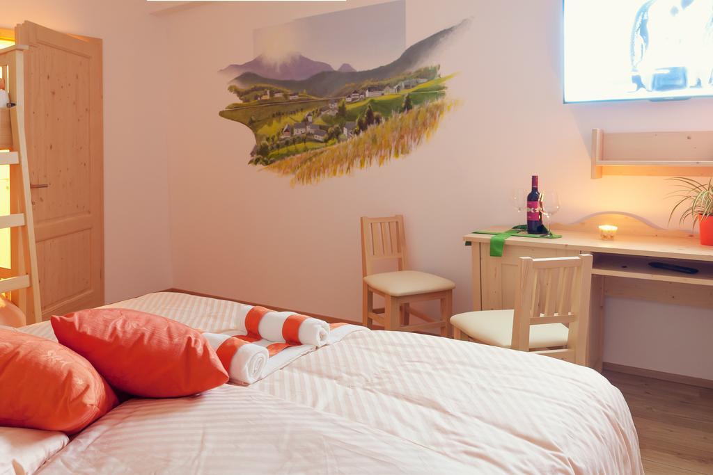 Guesthouse Macesen Spodnja Sorica ห้อง รูปภาพ