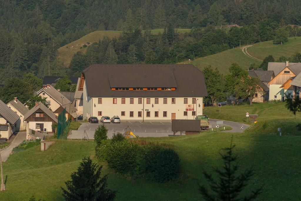 Guesthouse Macesen Spodnja Sorica ภายนอก รูปภาพ